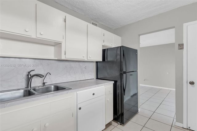 9280 Fontainebleau Blvd 505, Miami, FL 33172