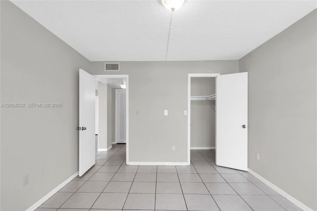 9280 Fontainebleau Blvd 505, Miami, FL 33172