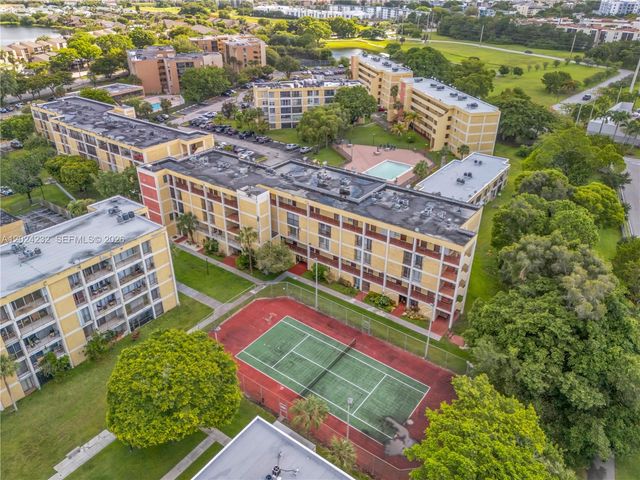 9280 Fontainebleau Blvd 505, Miami, FL 33172