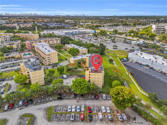 9280 Fontainebleau Blvd 505, Miami, FL 33172