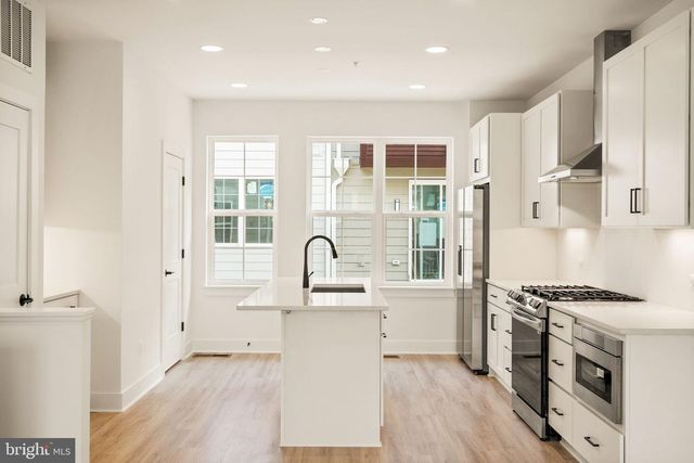 7381 OLD AIRFIELD LN, Falls Church, VA 22042