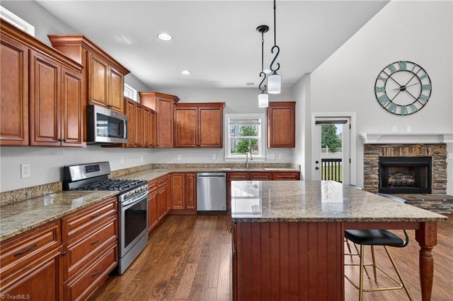 3439 Grandview Crossing Lane, Pfafftown, NC 27040