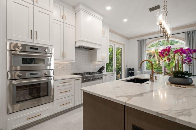 3 FORMOSA AVENUE, Tampa, FL 33606