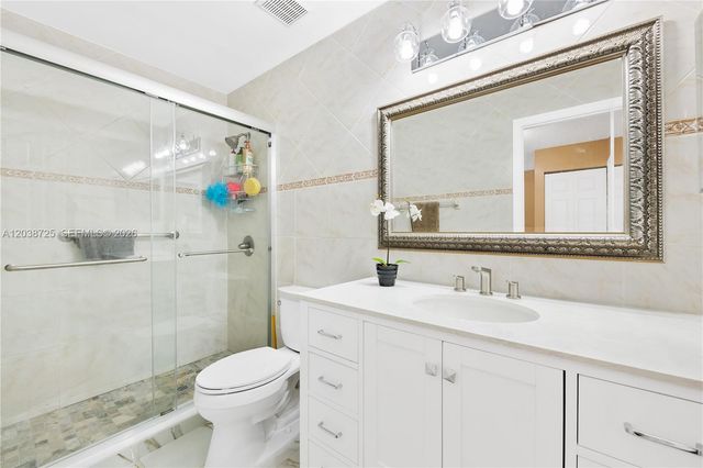 2021 Barcelona Ter, Margate, FL 33063