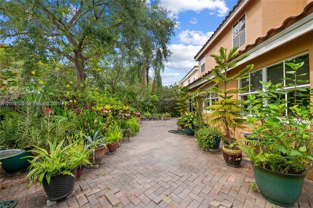 2021 Barcelona Ter, Margate, FL 33063