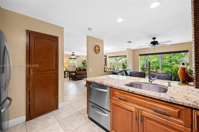 2021 Barcelona Ter, Margate, FL 33063