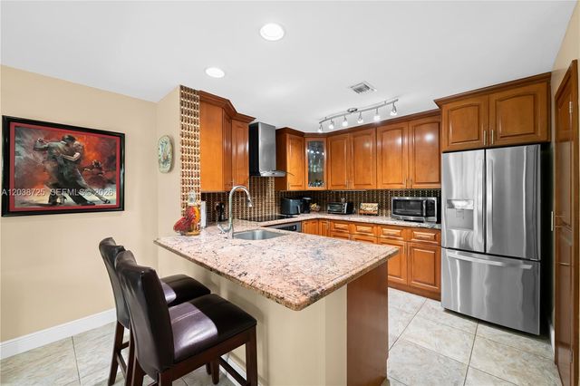 2021 Barcelona Ter, Margate, FL 33063