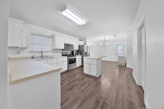 1427 DIAMOND BLF, San Antonio, TX 78251