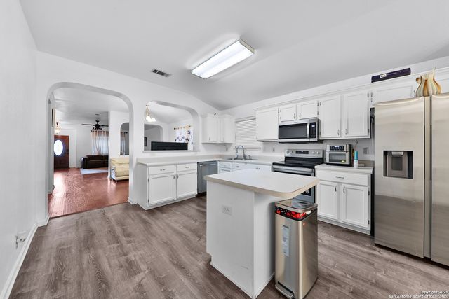 1427 DIAMOND BLF, San Antonio, TX 78251