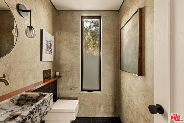 8937 Appian Way, Los Angeles, CA 90046