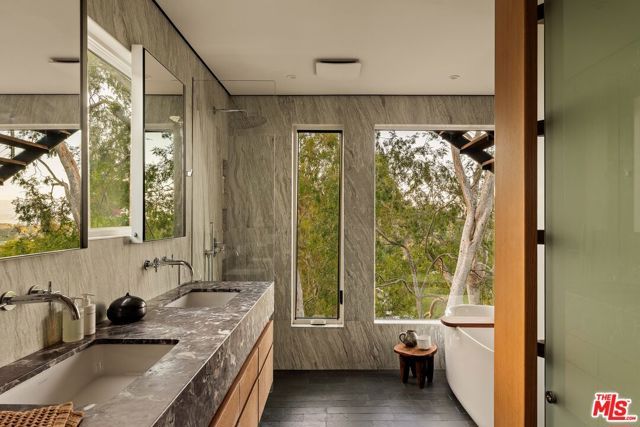 8937 Appian Way, Los Angeles, CA 90046