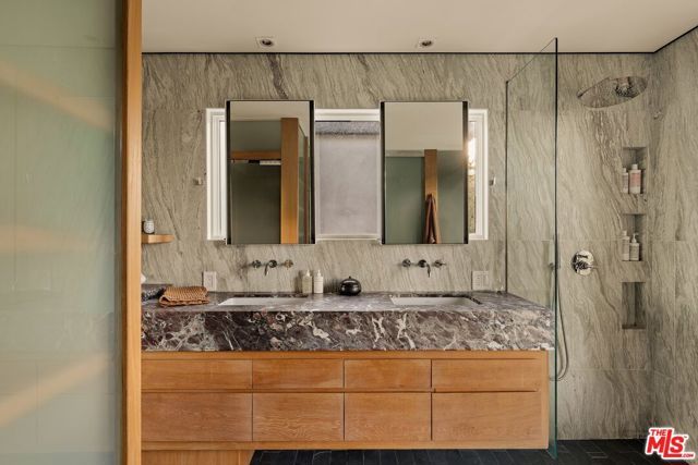 8937 Appian Way, Los Angeles, CA 90046