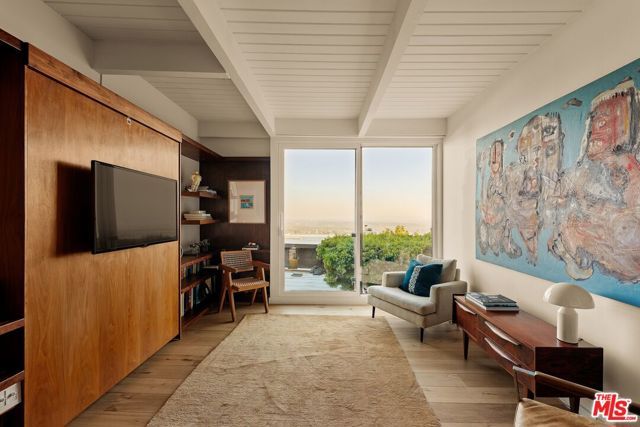 8937 Appian Way, Los Angeles, CA 90046