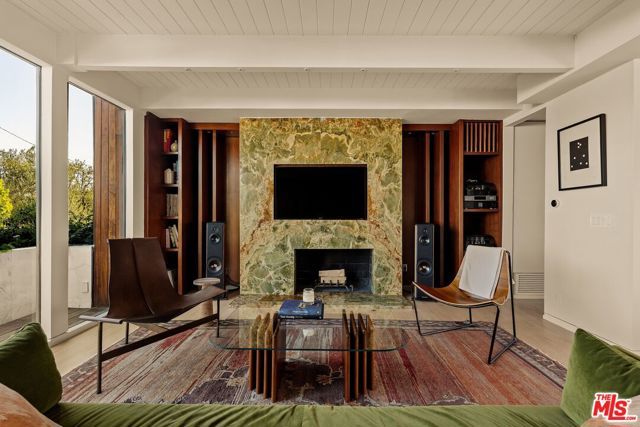 8937 Appian Way, Los Angeles, CA 90046