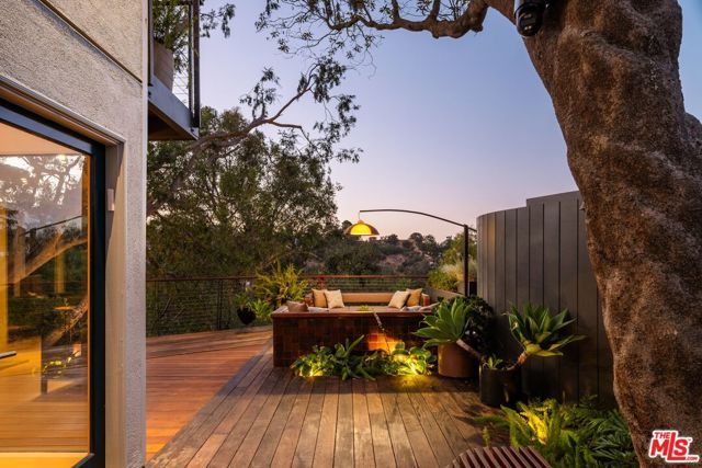 8937 Appian Way, Los Angeles, CA 90046