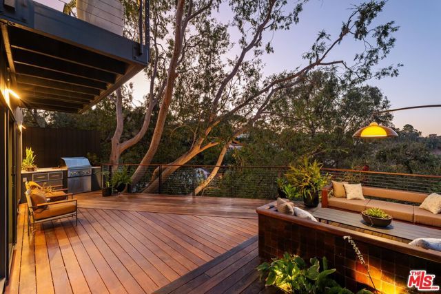 8937 Appian Way, Los Angeles, CA 90046