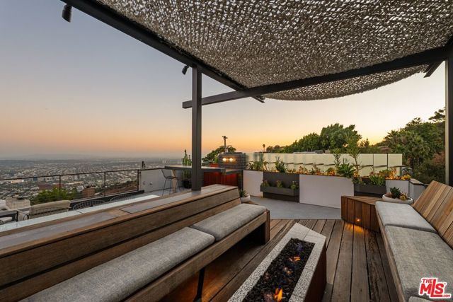 8937 Appian Way, Los Angeles, CA 90046