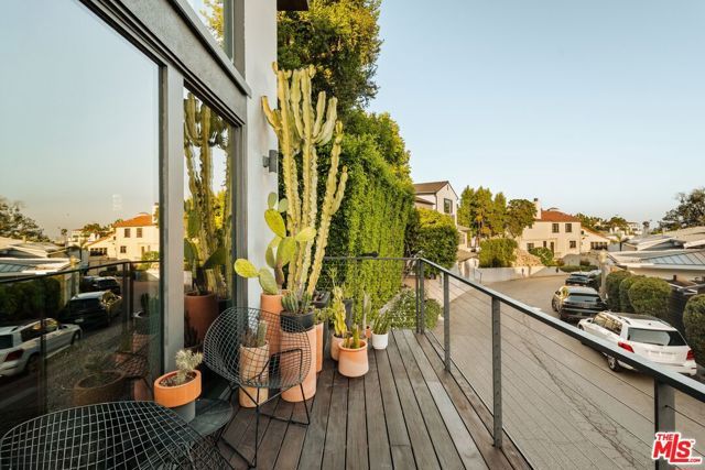 8937 Appian Way, Los Angeles, CA 90046