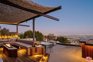 8937 Appian Way, Los Angeles, CA 90046