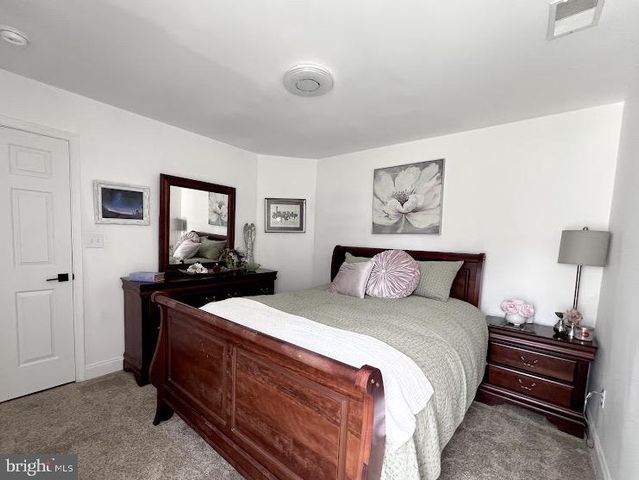 383 EL VISTA DR, Hanover, PA 17331