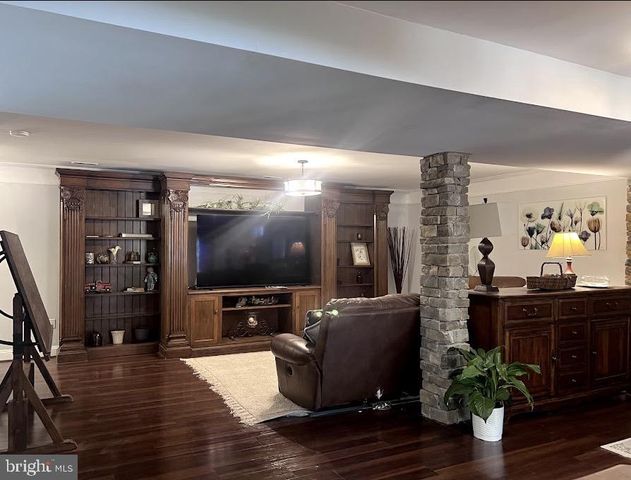 383 EL VISTA DR, Hanover, PA 17331