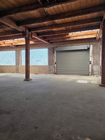 1686 N Ada Street, Chicago, IL 60642