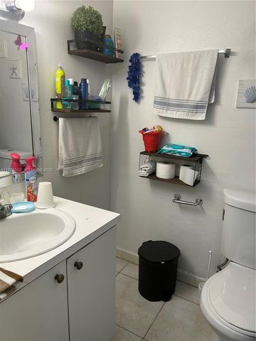 17901 NW 68th Avenue T101, Hialeah, FL 33015