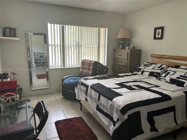 17901 NW 68th Avenue T101, Hialeah, FL 33015