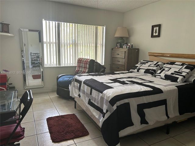 17901 NW 68th Avenue T101, Hialeah, FL 33015