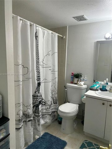 17901 NW 68th Avenue T101, Hialeah, FL 33015