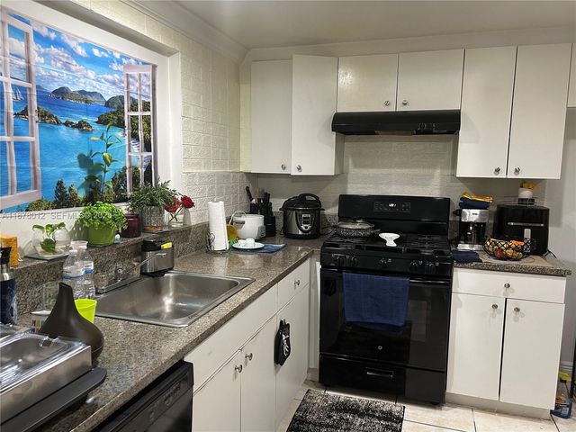 17901 NW 68th Avenue T101, Hialeah, FL 33015