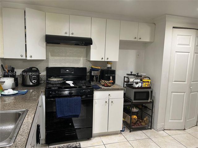 17901 NW 68th Avenue T101, Hialeah, FL 33015