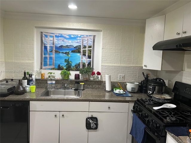 17901 NW 68th Avenue T101, Hialeah, FL 33015