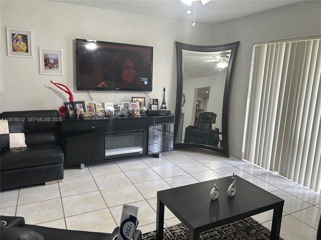 17901 NW 68th Avenue T101, Hialeah, FL 33015