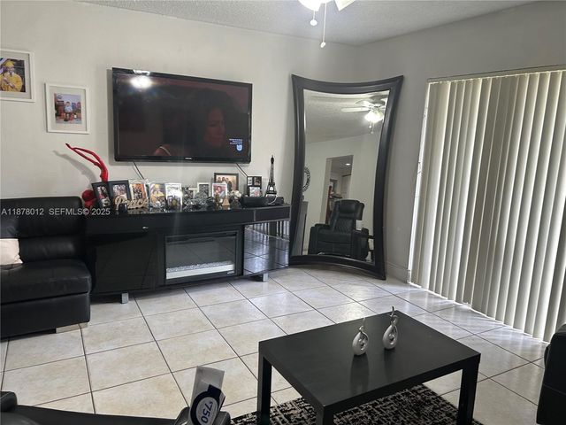 17901 NW 68th Avenue T101, Hialeah, FL 33015