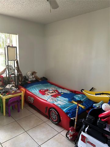 17901 NW 68th Avenue T101, Hialeah, FL 33015