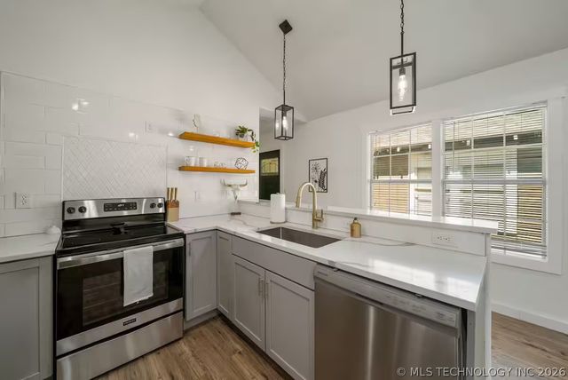 1128 S Xanthus Avenue, Tulsa, OK 74104