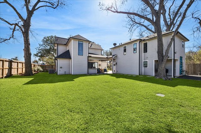 216 W 30th Street, Houston, TX 77018