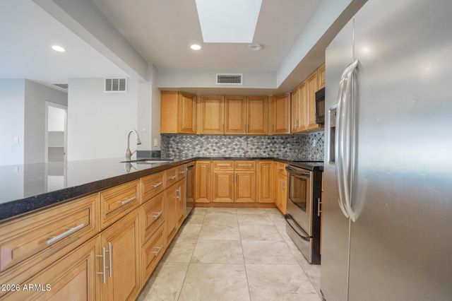 1008 E Citrus Way, Phoenix, AZ 85014