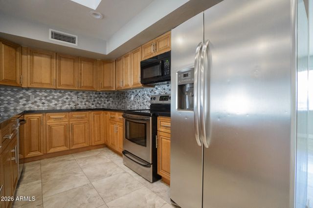 1008 E Citrus Way, Phoenix, AZ 85014