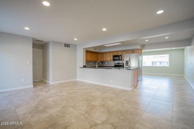 1008 E Citrus Way, Phoenix, AZ 85014