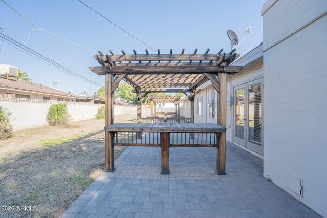 1008 E Citrus Way, Phoenix, AZ 85014