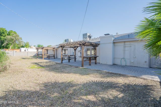 1008 E Citrus Way, Phoenix, AZ 85014