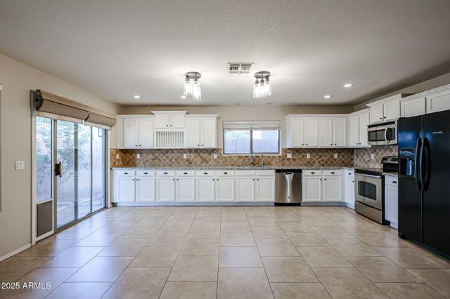 26224 N 40th Place, Phoenix, AZ 85050