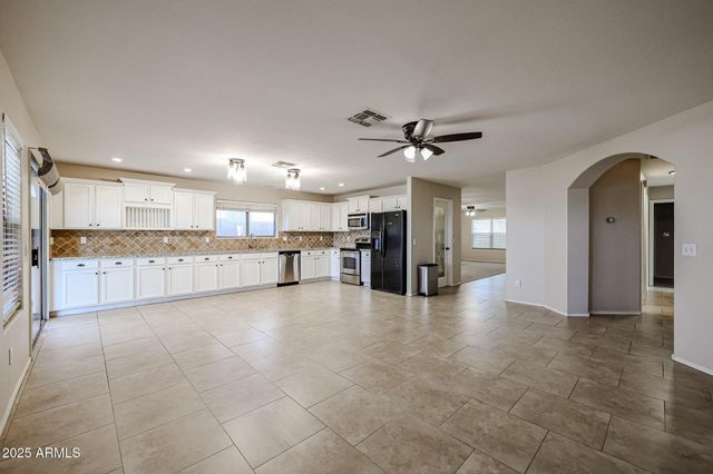 26224 N 40th Place, Phoenix, AZ 85050