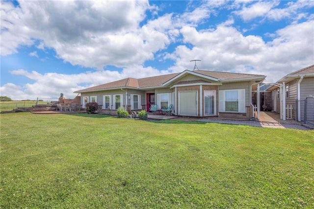 10804 Wellman Road, Mclouth, KS 66054