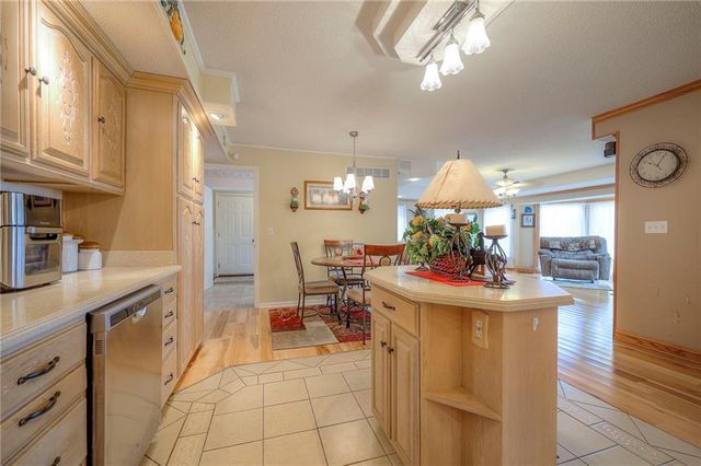 10804 Wellman Road, Mclouth, KS 66054