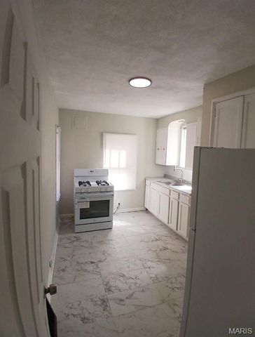 1815 S New Florissant Road, Florissant, MO 63031