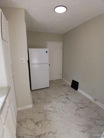 1815 S New Florissant Road, Florissant, MO 63031