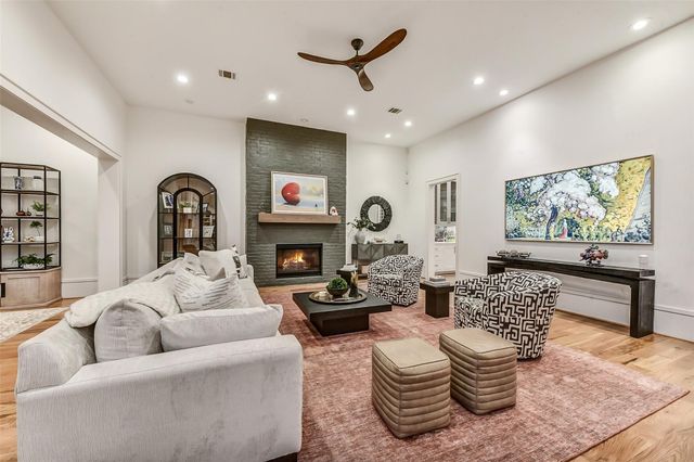 2205 Goldsmith Street, Houston, TX 77030